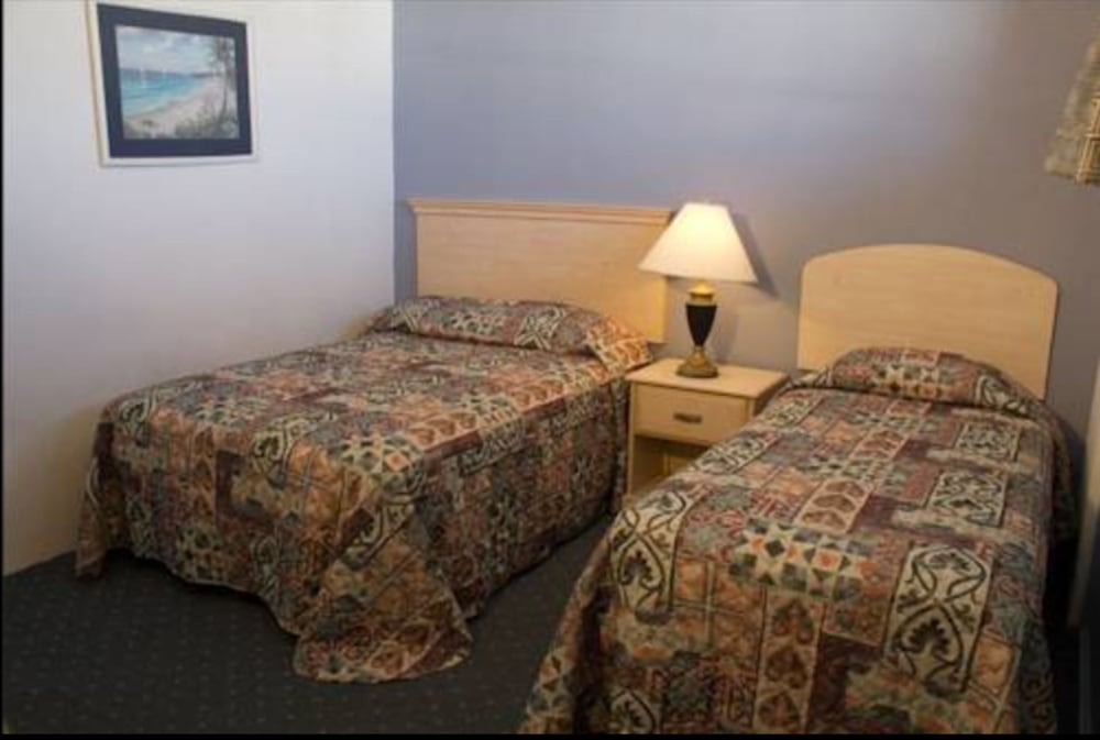 Two Room Efficiency Suite, 2 Queen Beds, Oceanfront View