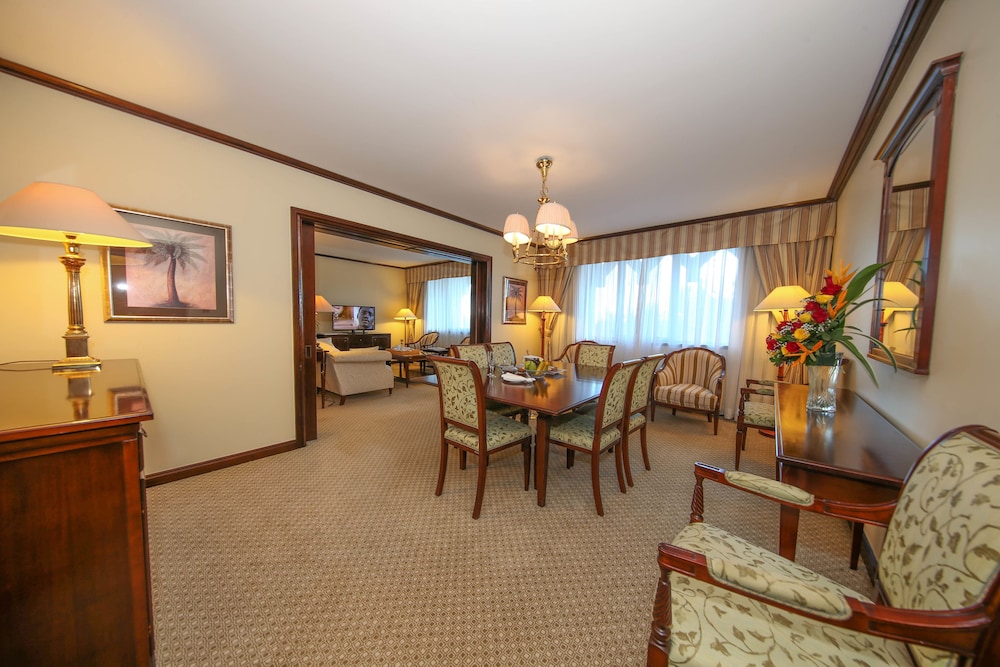 Business Suite photo 2