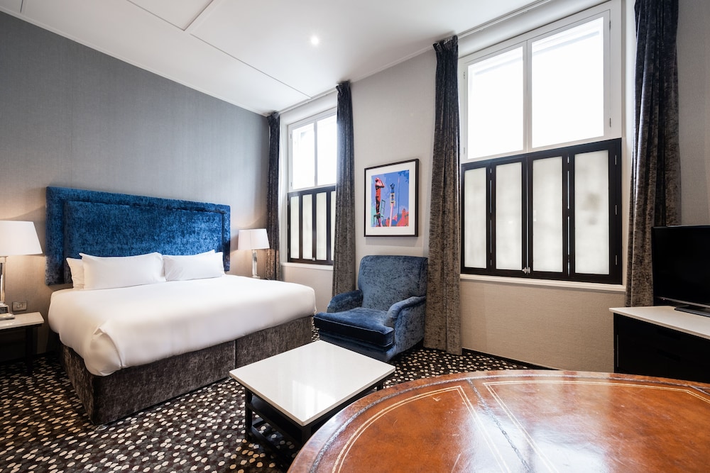 Deluxe Quadruple Room, Bathtub