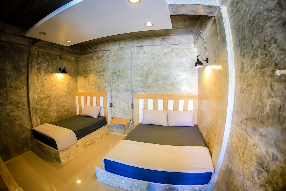 Studio Triple Room