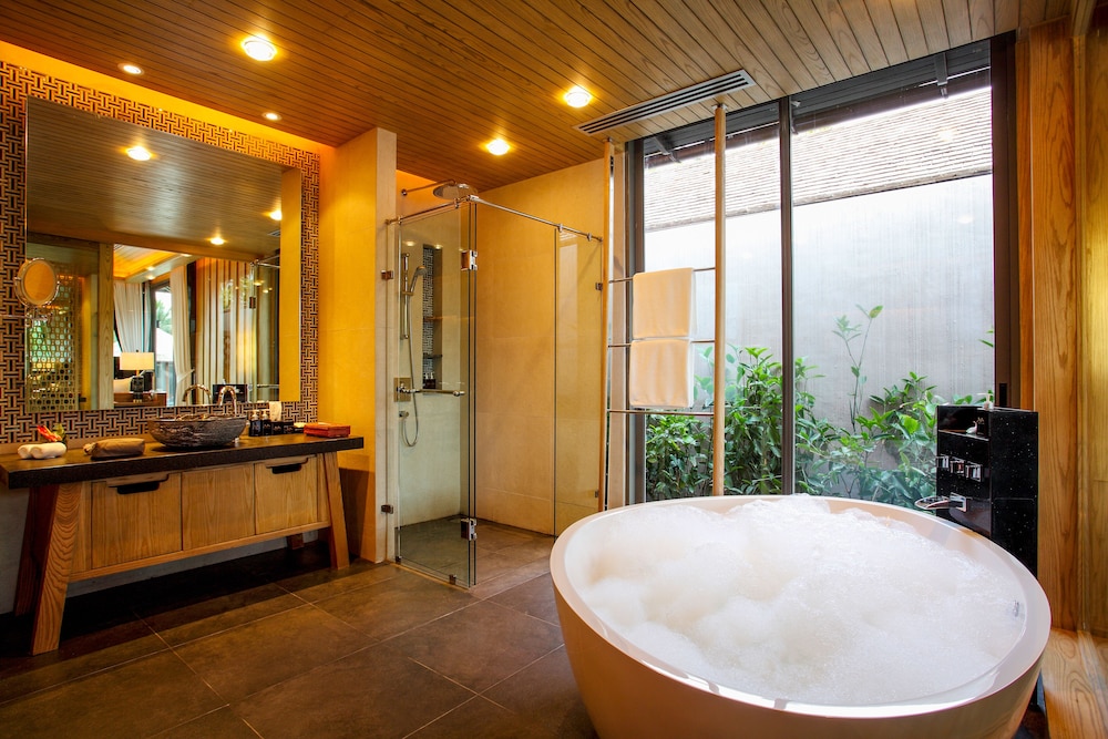 1BR Luxury Pool Villa photo 2