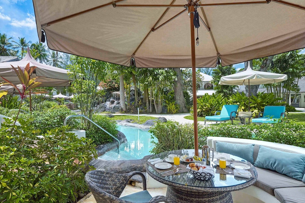 Luxury Room, 1 King Bed, Poolside photo 2