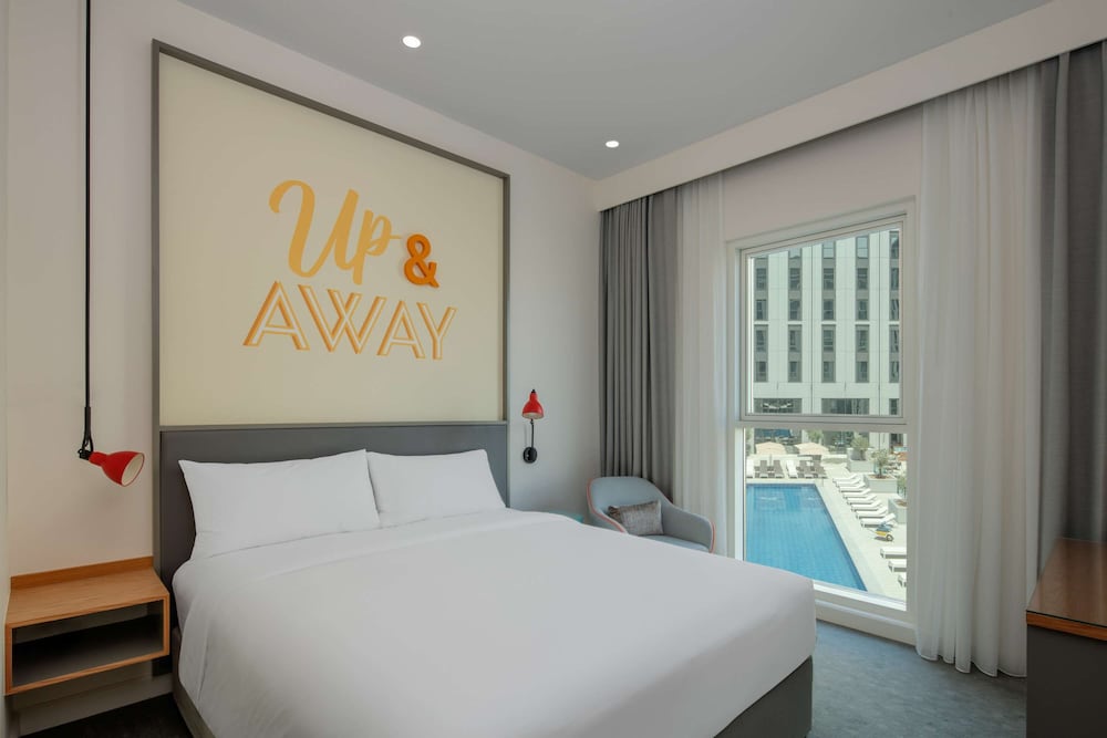 Rover Room - Free Shuttle service to JBR beach, IBN Battuta Mall and Parks