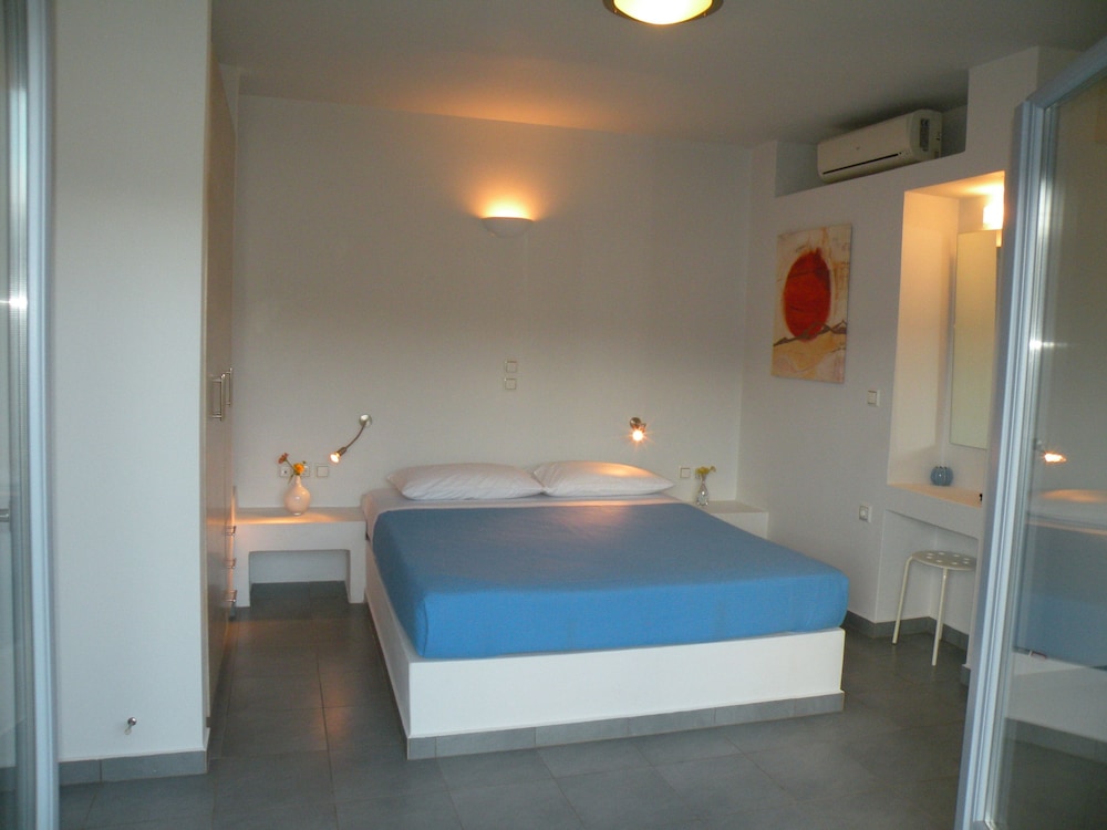 Comfort Twin Room, 1 King Bed, Non Smoking, Sea View photo 3