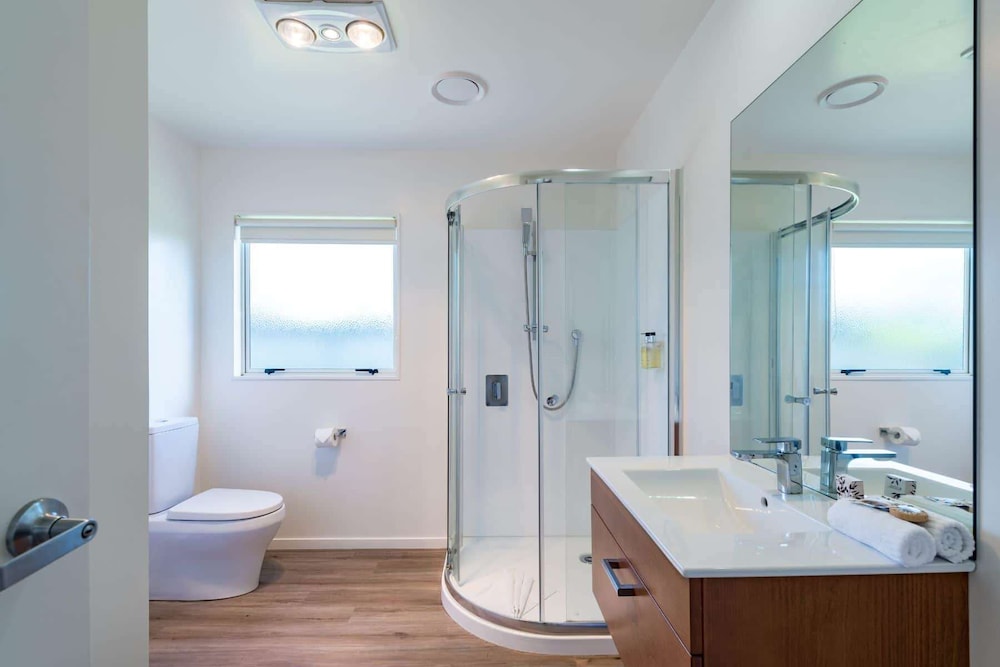 Two Bedroom Suite - Photo 11