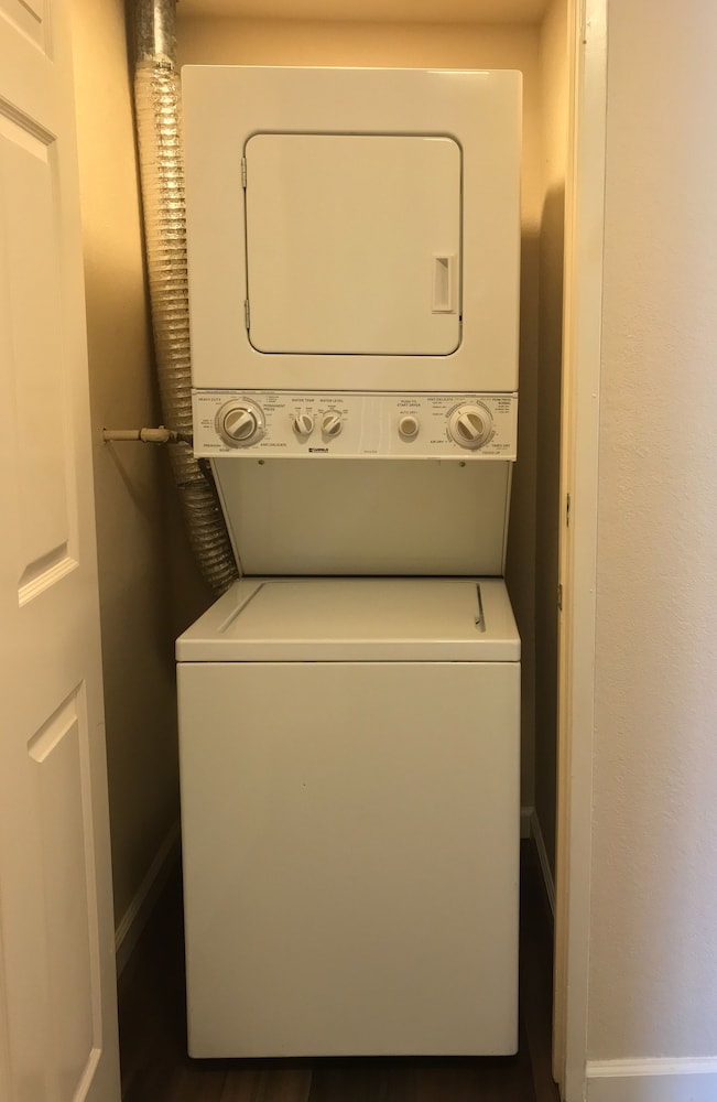 Two Bedroom - Photo 9