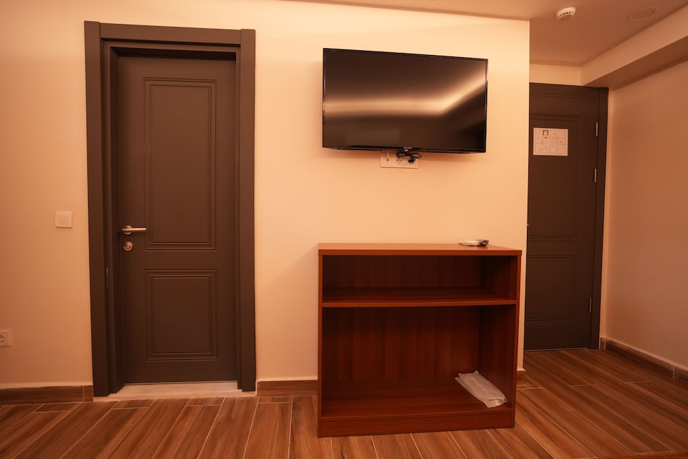 Standard Double Room Single Use photo 3