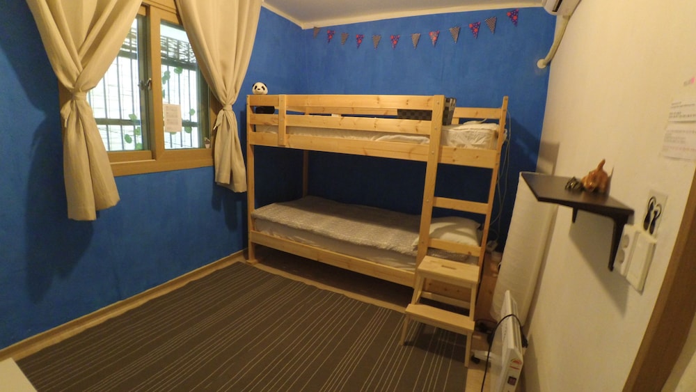 Budget Twin Room (Koreans Not Allowed) photo 1