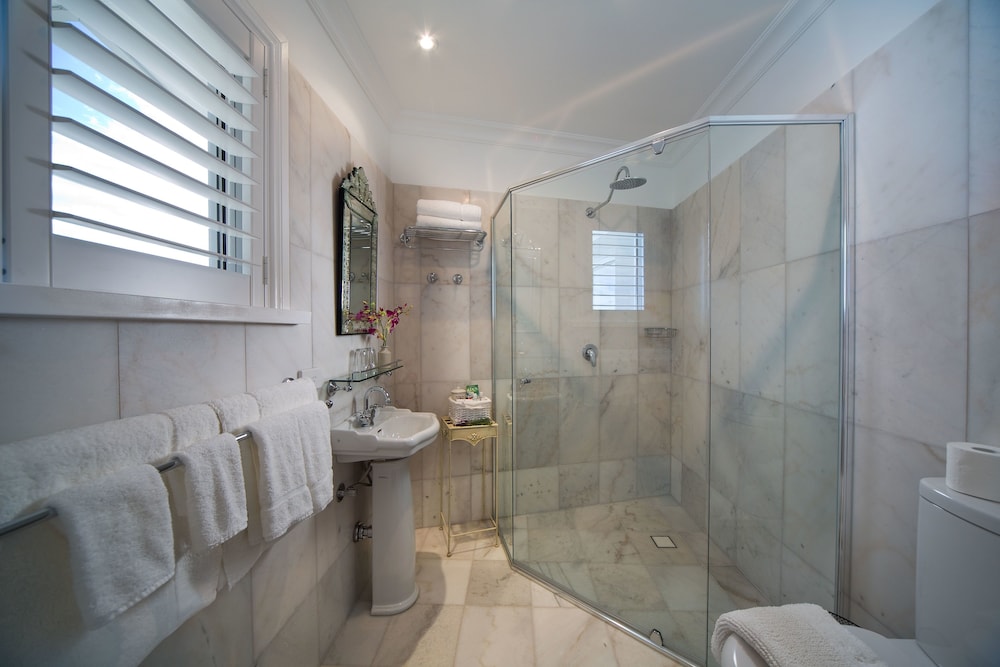 Standard Room, Non Smoking (Louis Suite) photo 3