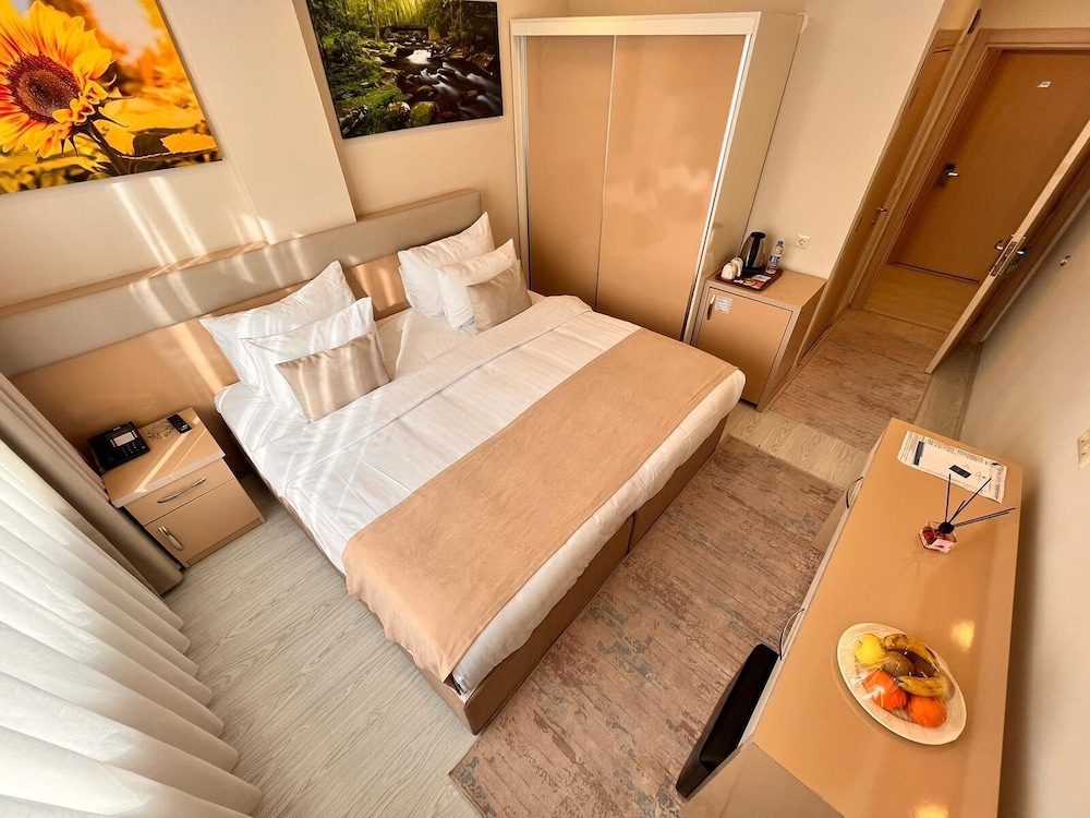 Premium Room - Photo 1