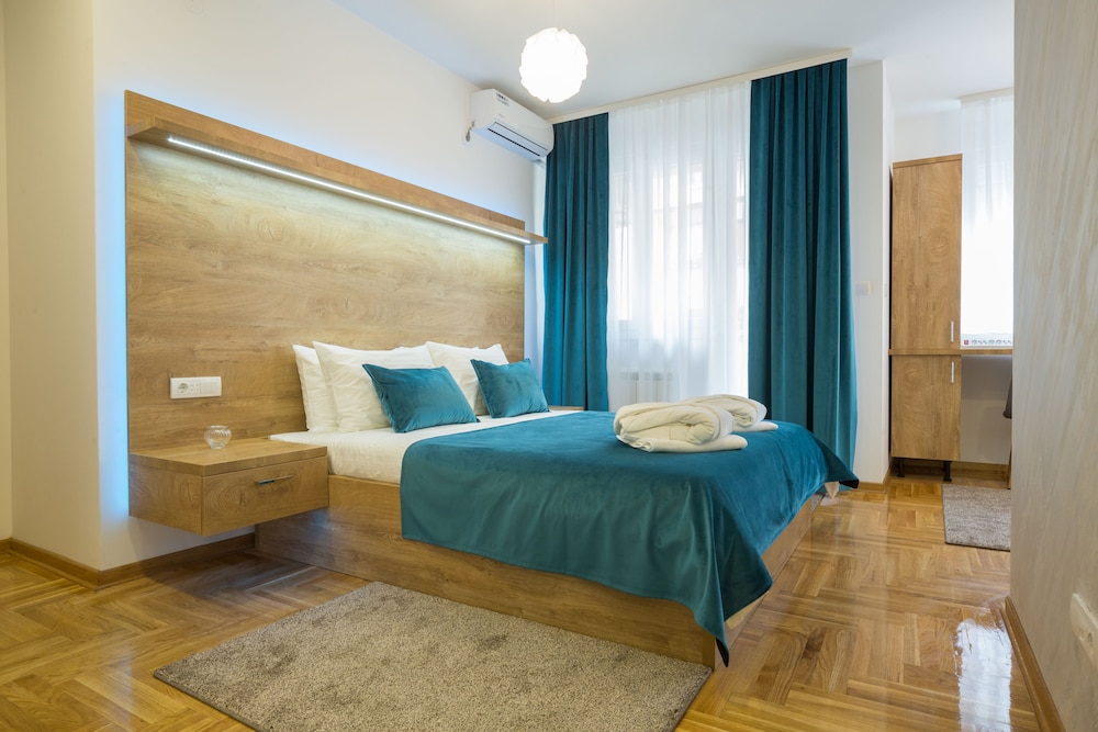 Studio, 1 Queen Bed, Non Smoking, Balcony photo 1