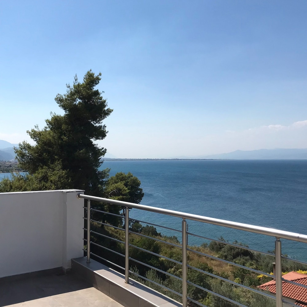 Villa photo 2