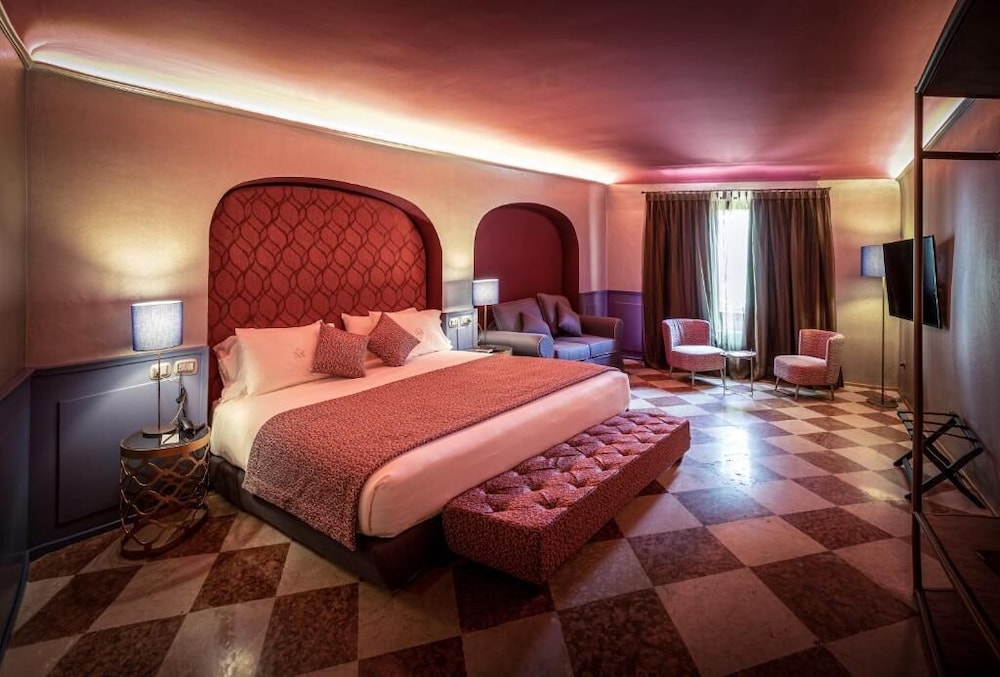 Junior Studio Suite