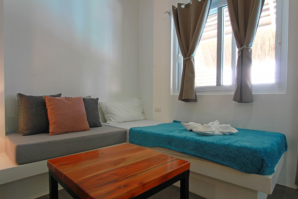 Deluxe Triple Room - Photo 20