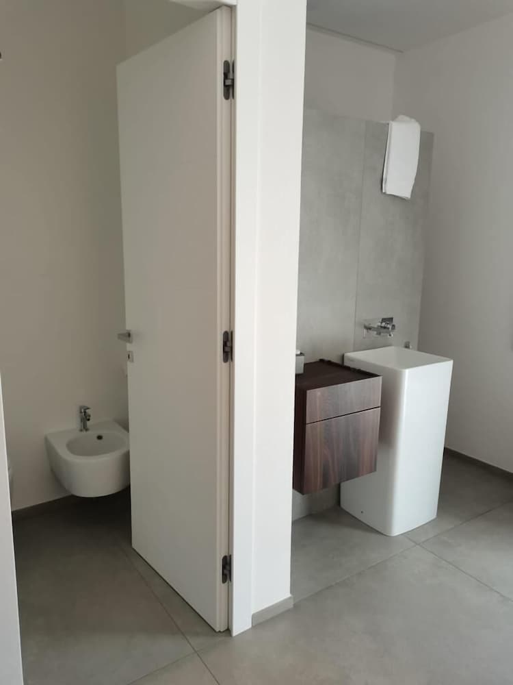 Superior Single Room, Partial Sea View photo 2