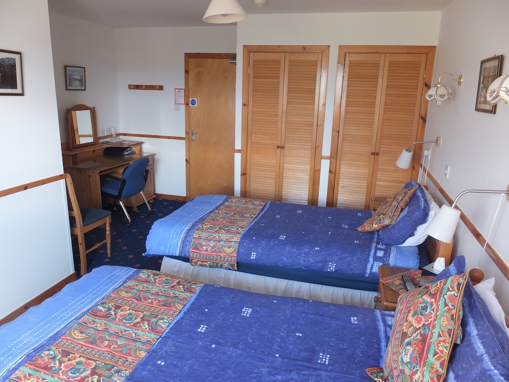 Deluxe Twin Room, Accessible, Hill View photo 1
