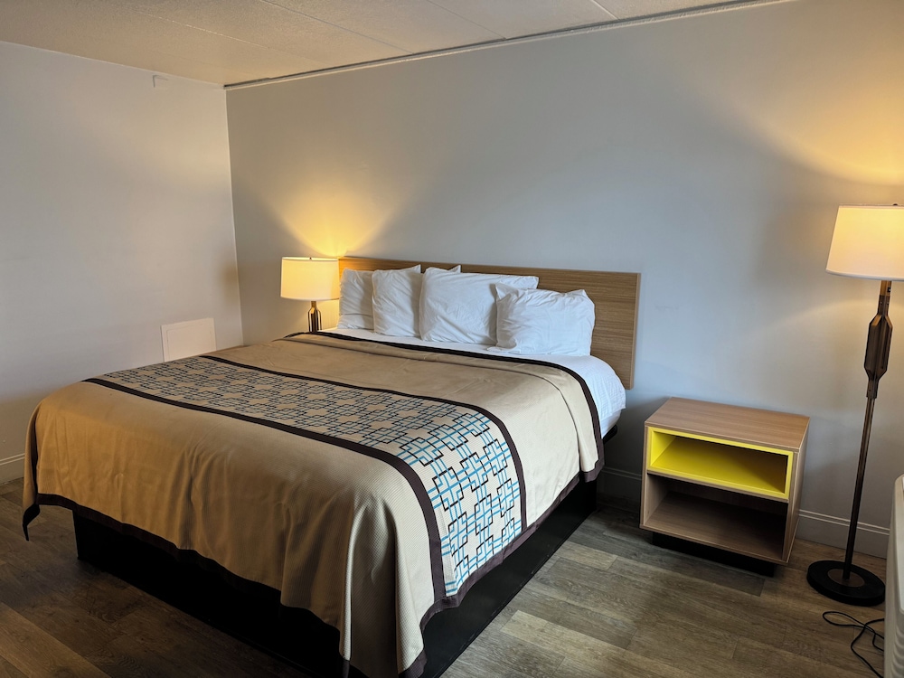 Standard Room, 1 King Bed