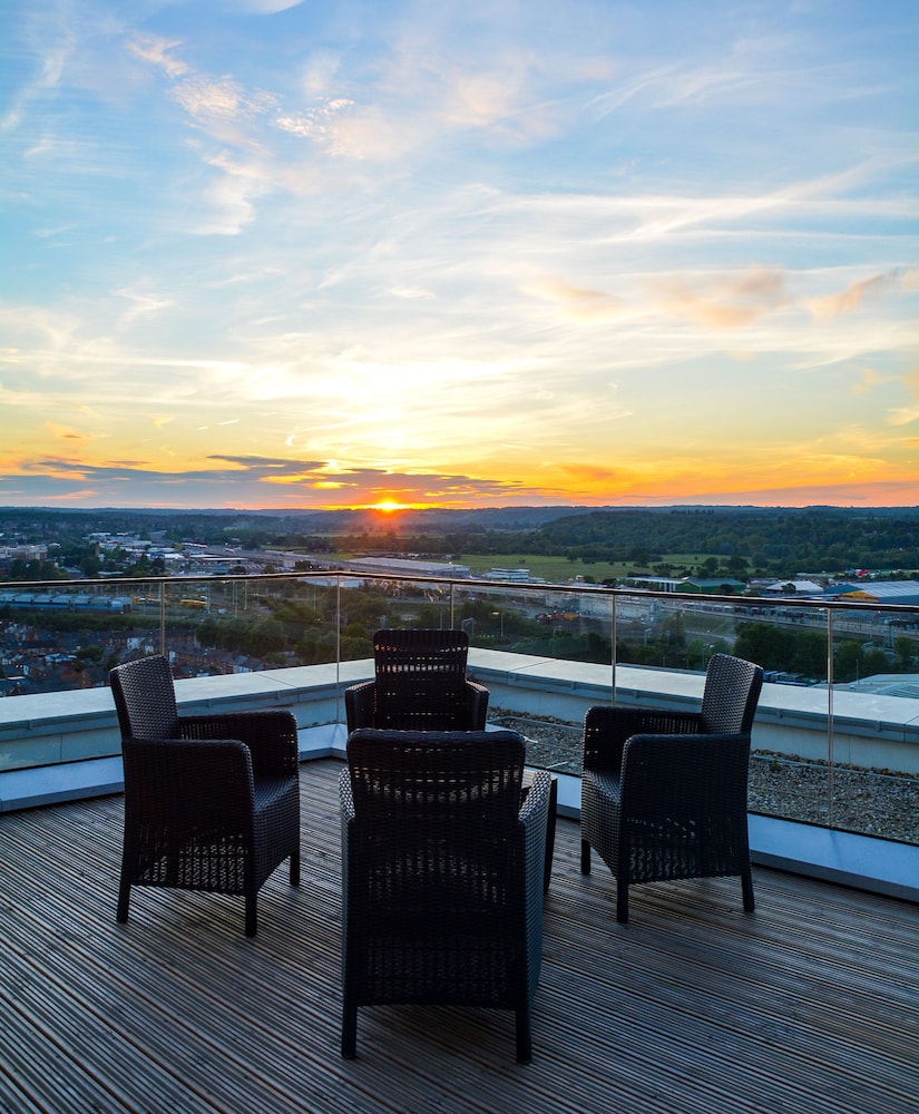 Luxury Penthouse, 1 Bedroom, Terrace, City View photo 2