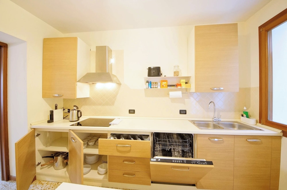 Apartment photo 3