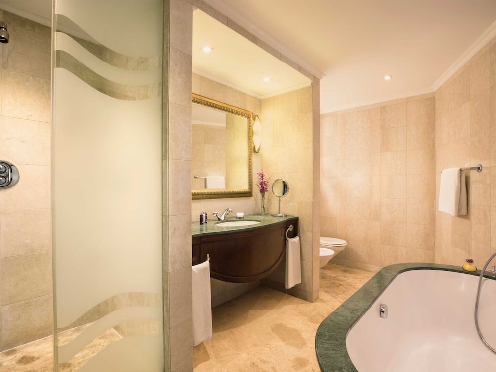 Sea View Premium One Bedroom Suite, Peacock Lounge, Private Beach & Splash Park