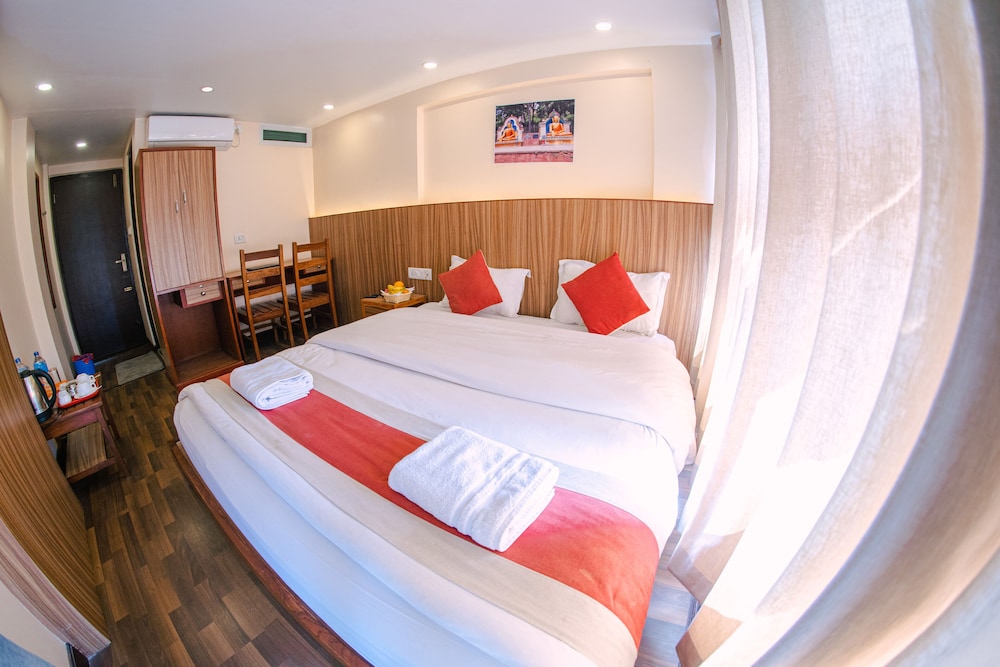 Deluxe Double Room - Photo 18