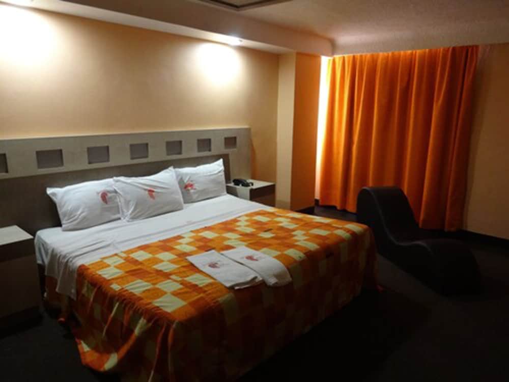 Standard Room, 1 King Bed (Plus)
