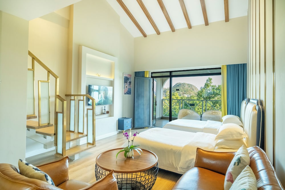 Riverside Duplex Suite with Balcony photo 1