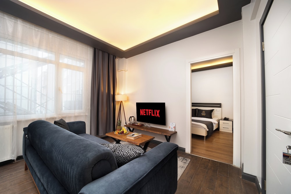 Executive Suite, 1 Queen Bed, Jetted Tub photo 1