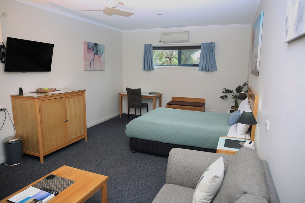 Queen Room - Single Occupancy