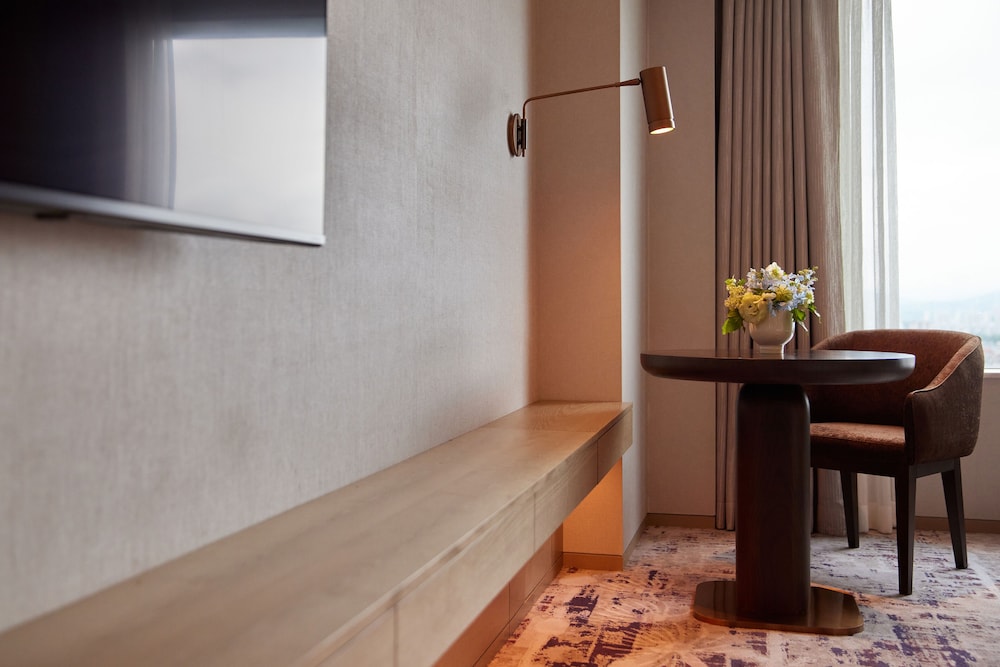 Family Twin Room, Bathtub