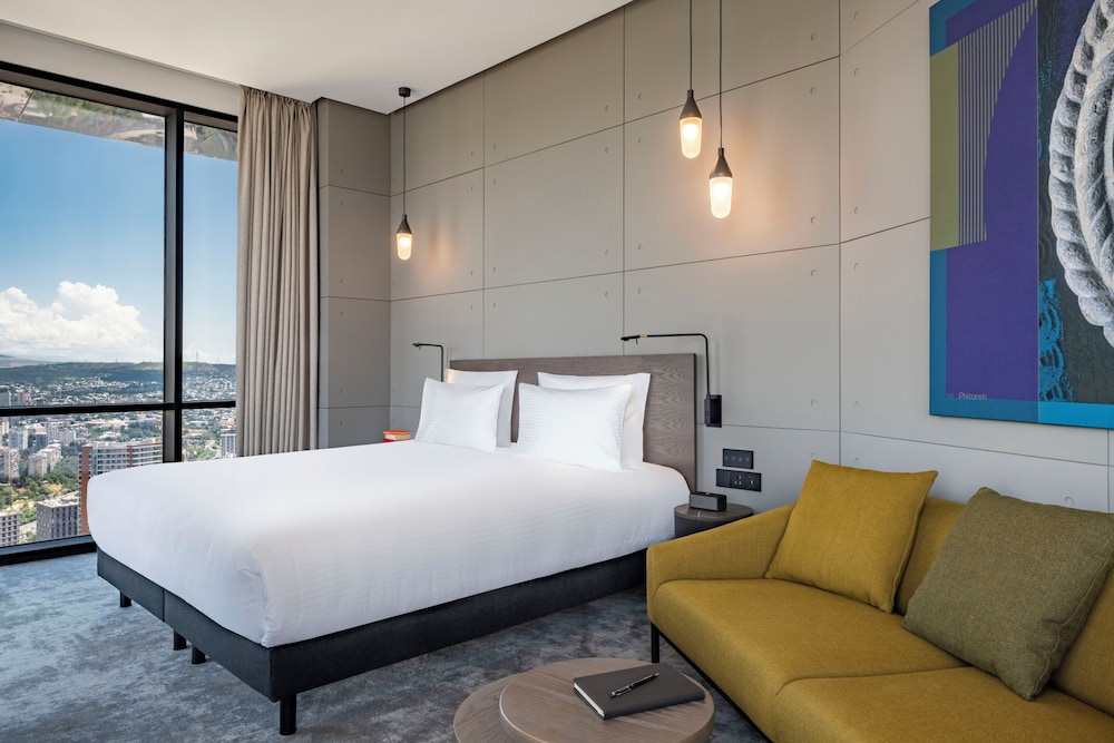 Junior Suite, 1 King Bed - Photo 1
