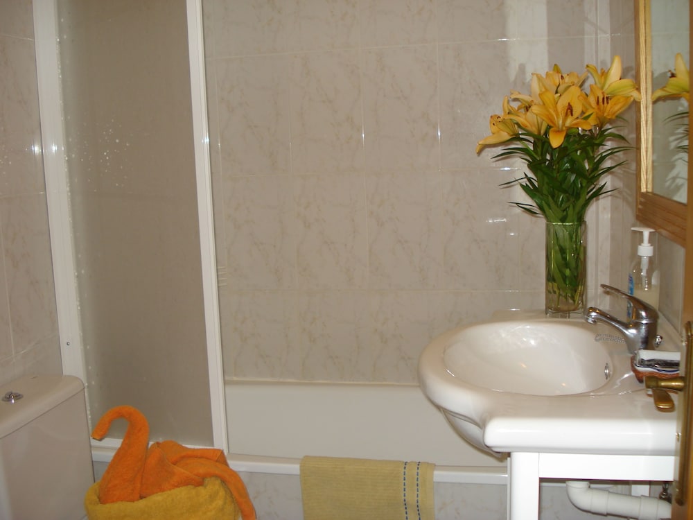 Economy Apartment, 1 Bedroom, Kitchenette - Photo 8