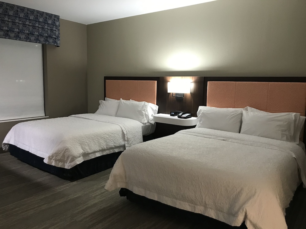 Suite, 2 Queen Beds, Accessible (Roll-In Shower, Mobility & Hearing) - Photo 3