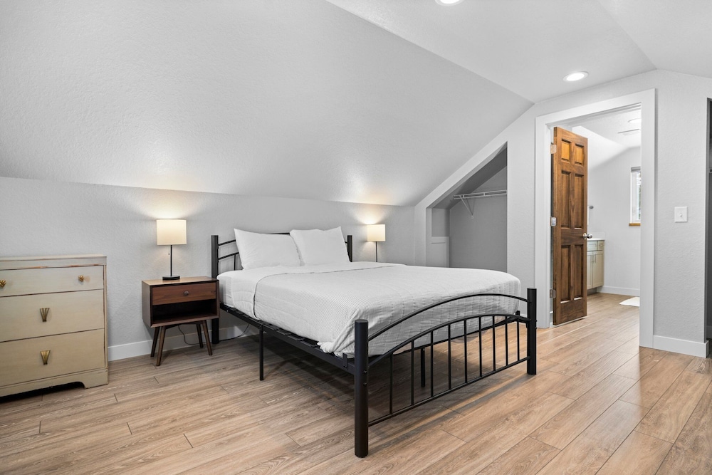 Luxury House photo 2