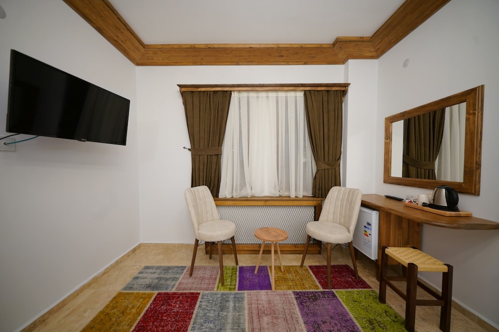Standard Double Room - Photo 7