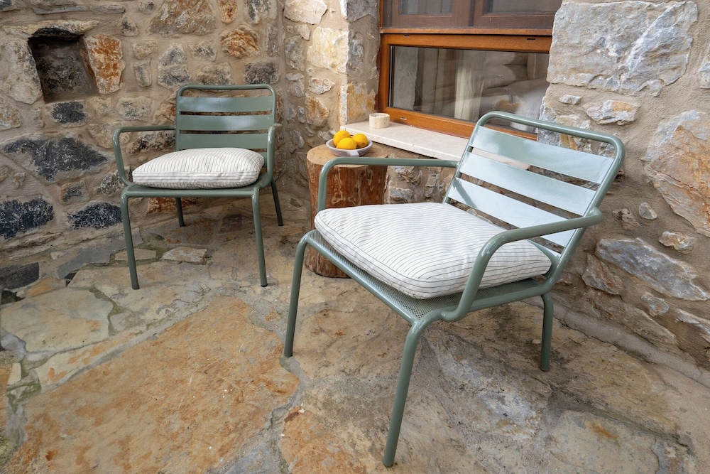 Standard Room, Non Smoking, Patio photo 3