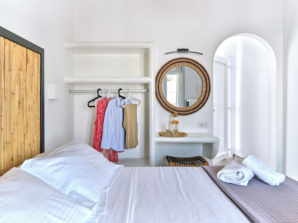 Deluxe Double Room, 1 Bedroom, Partial Sea View - Photo 16