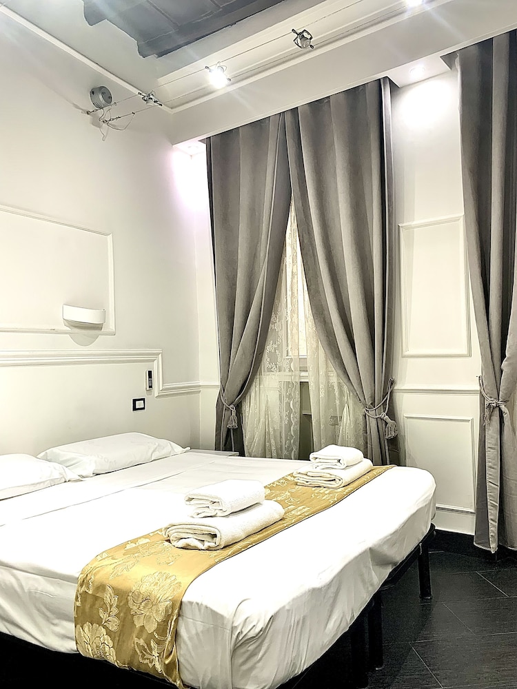 Economy Double Room photo 1