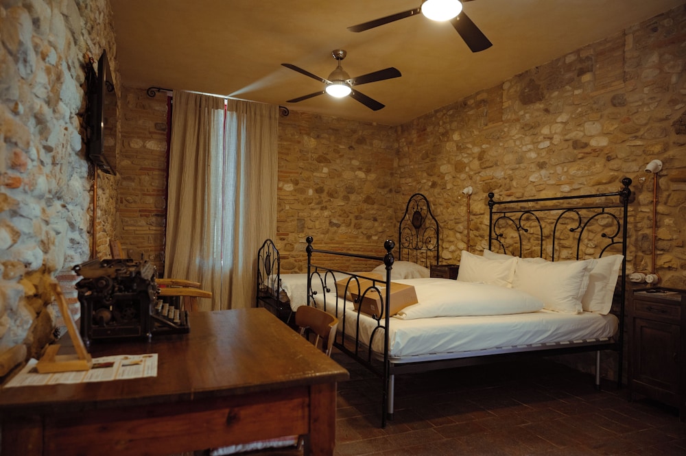 Deluxe Quadruple Room photo 3