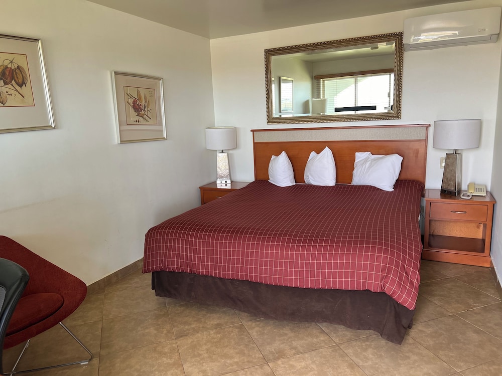 Standard Room, Patio, Valley View