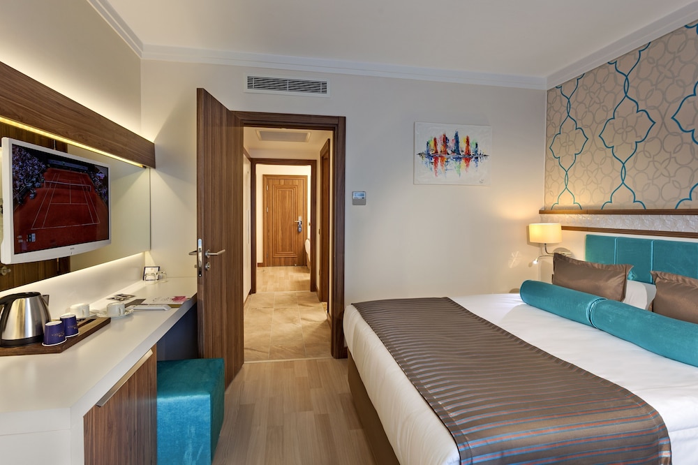 Comfort Room, 2 Bedrooms, Sea View (Land Side), photo 6