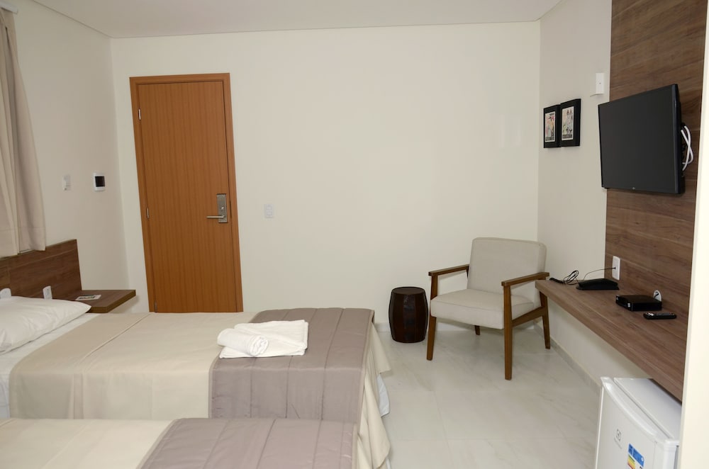 Twin Room, 2 Twin Beds, Accessible, Non Smoking photo 2