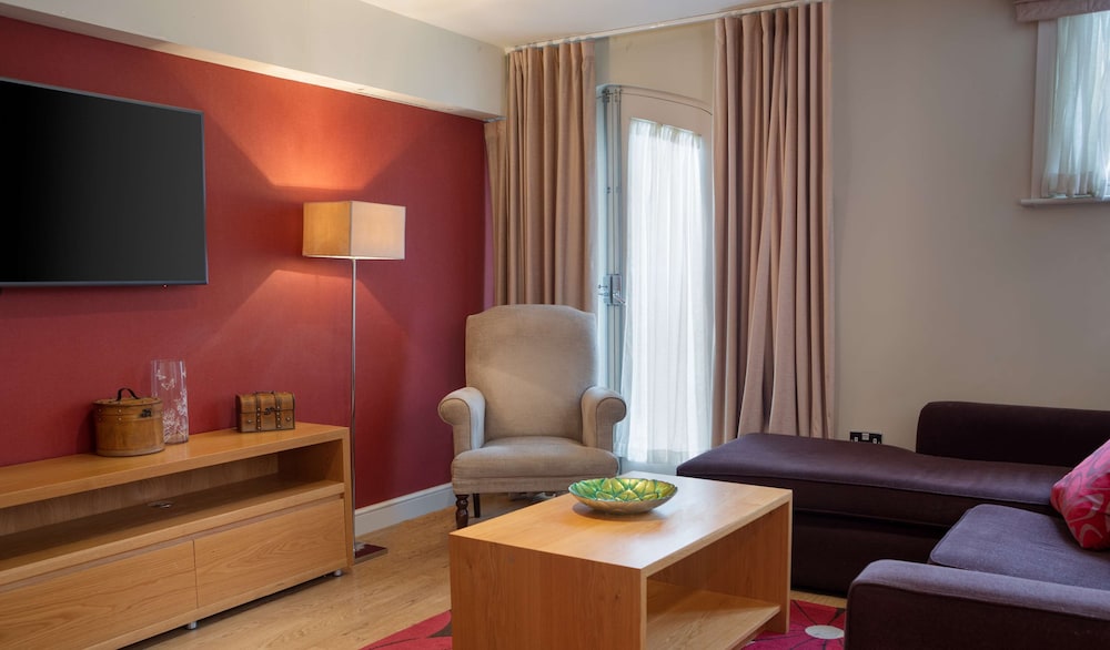 Standard Apartment, Multiple Beds, Non Smoking (Converts to 2 Twin Beds;with Sofabed) - Photo 4