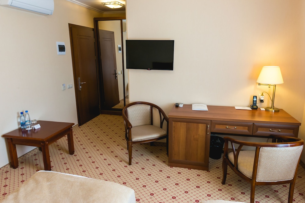 Standard Double or Twin Room, Balcony photo 3