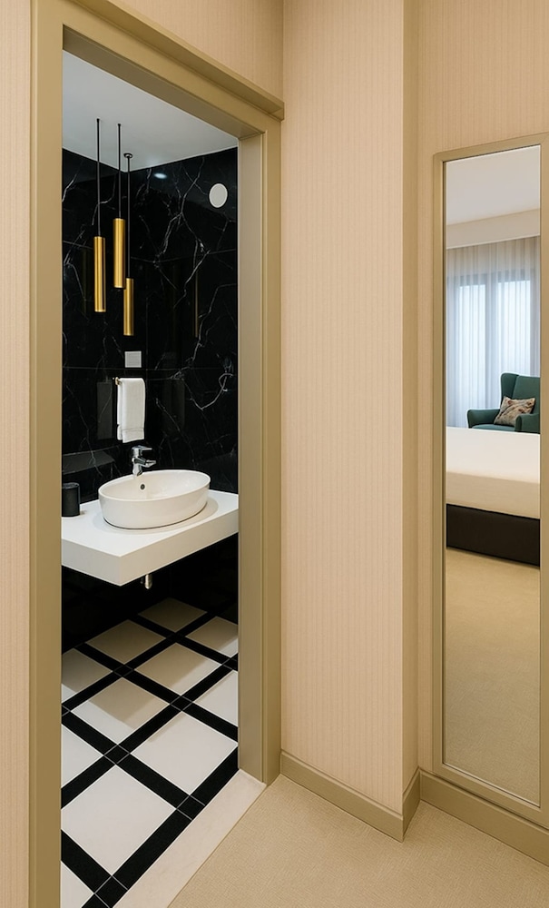 Deluxe Twin with Turkish Hammam Sink photo 2