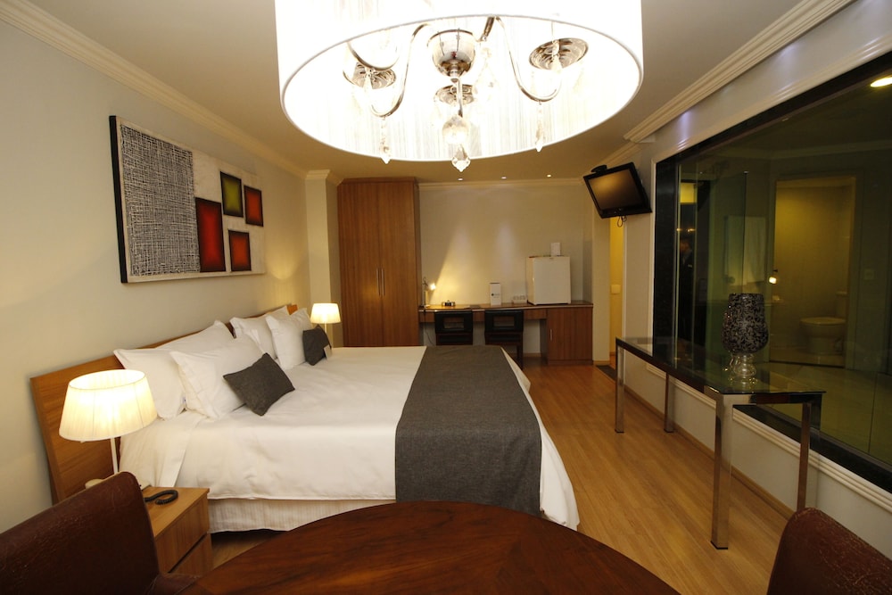 Premium Suite, City View