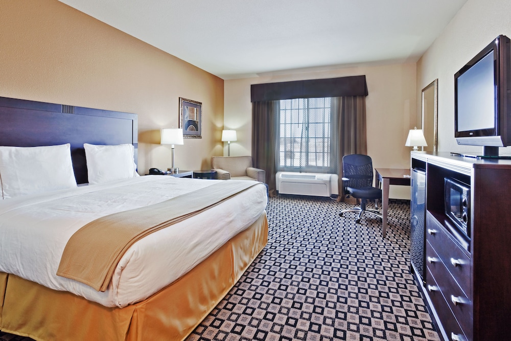 Standard Room, 1 King Bed - Photo 2