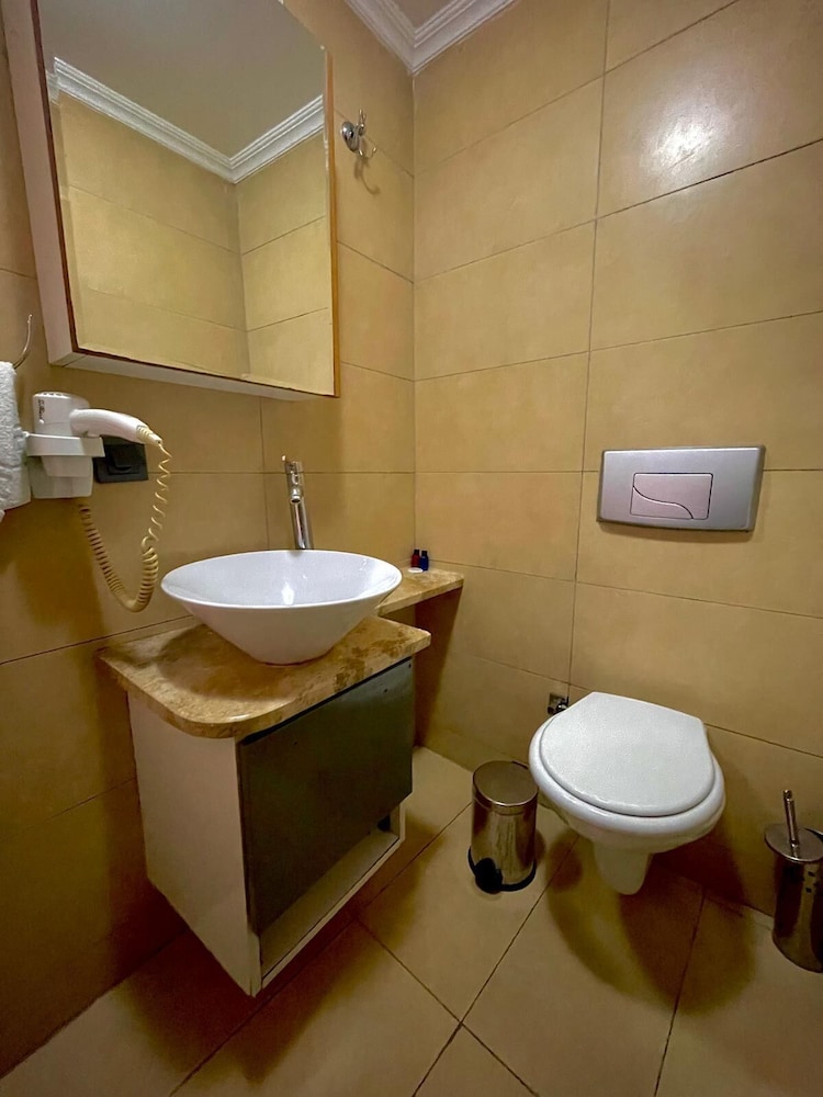 APART QUARTAPLE ROOM photo 2
