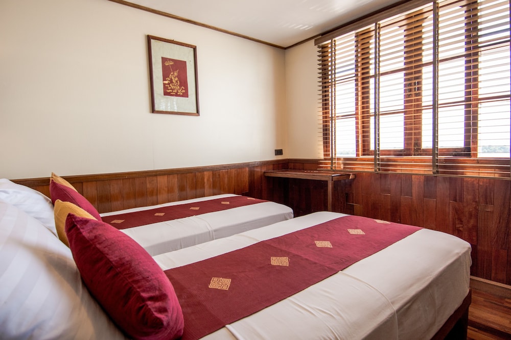 En Suite Cabin Twin Room