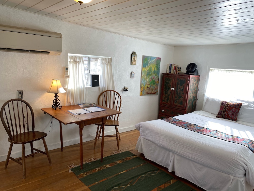 Basic Cabin, 1 Queen Bed (Georgia O'Keefe Cabin) photo 2